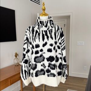 TOPSHOP Black and White 
/Cream Zebra Print Women’s Sweater